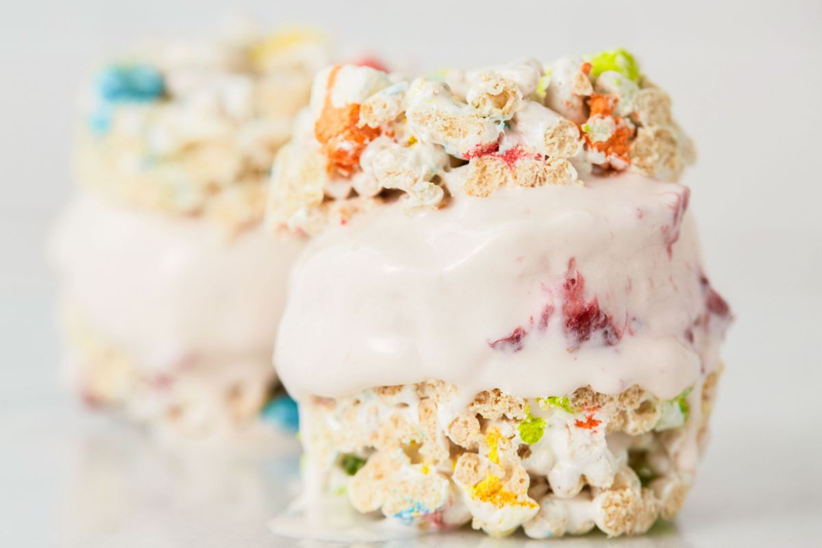 lucky-charms-ice-cream-sandwiches