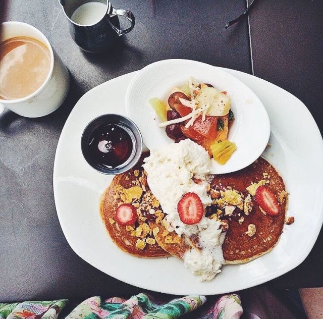 Serveware, Food, Dishware, Coffee cup, Cup, Drinkware, Cuisine, Ingredient, Tableware, Dish, 