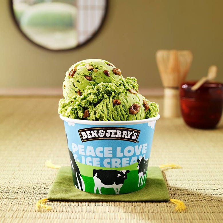 Green, Ingredient, Serveware, Leaf vegetable, Goggles, Produce, World, Cruciferous vegetables, Vegetarian food, Ceramic, 