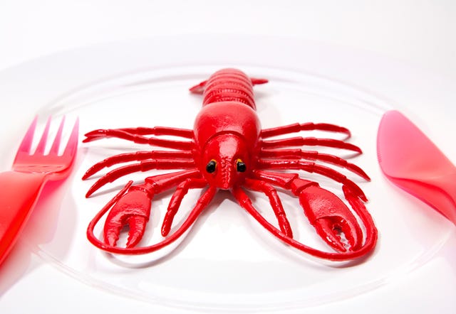 Invertebrate, Arthropod, Red, Dishware, Food, Kitchen utensil, Decapoda, Cutlery, Marine invertebrates, Shellfish, 
