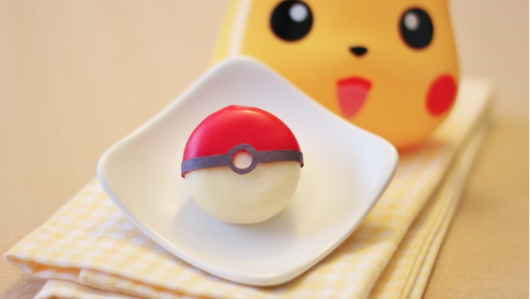 Toy, Serveware, Dishware, Carmine, Ingredient, Fictional character, Daifuku, Dessert, Produce, Figurine, 