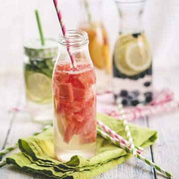 Ingredient, Peach, Bottle cap, Condiment, Chemical compound, Fruit preserve, Drinking straw, Bottle, Non-alcoholic beverage, Produce, 