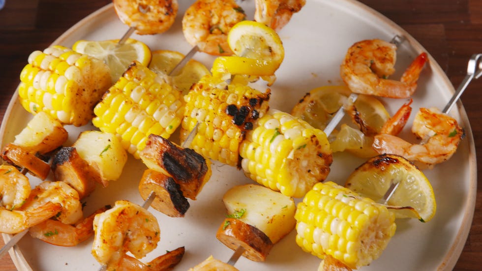 delish party shrimp boil 2
