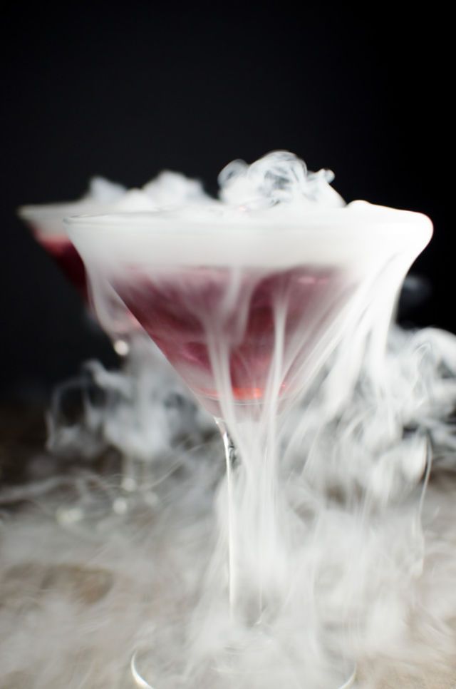 8 Easy Dry Ice Drinks Cocktails With Dry Ice For Halloween Delish Com   Witches Heart 3209 662x1000 