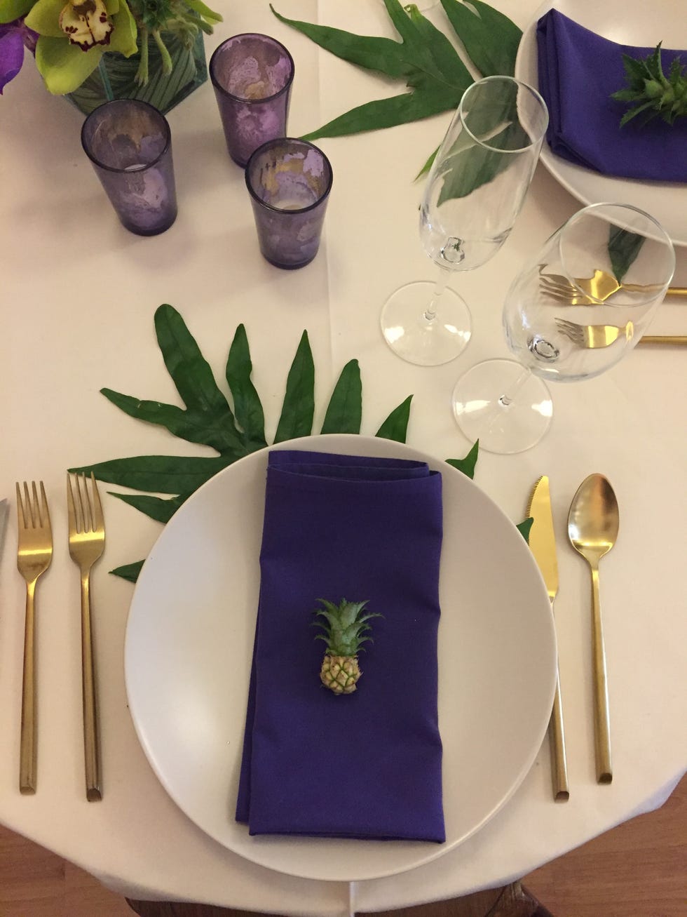 Dishware, Leaf, Purple, Cutlery, Kitchen utensil, Tableware, Serveware, Violet, Lavender, Vase, 