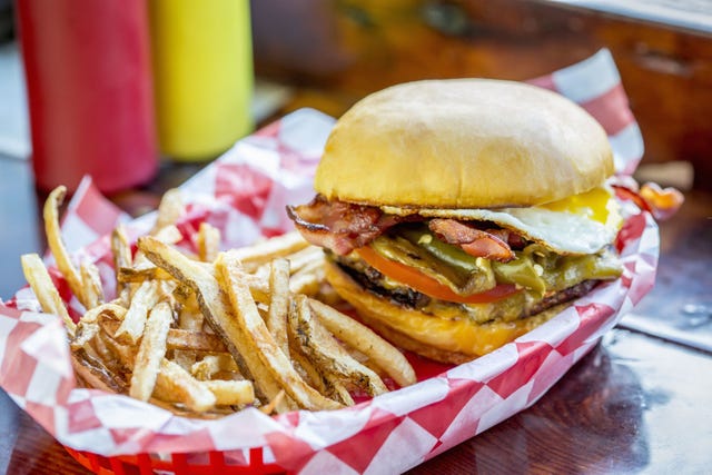 Food, Sandwich, Finger food, Cuisine, Ingredient, Dish, Fried food, Meal, French fries, Baked goods, 