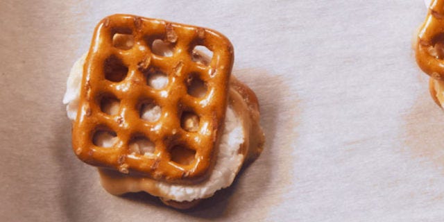 Pretzel Fluffernutters