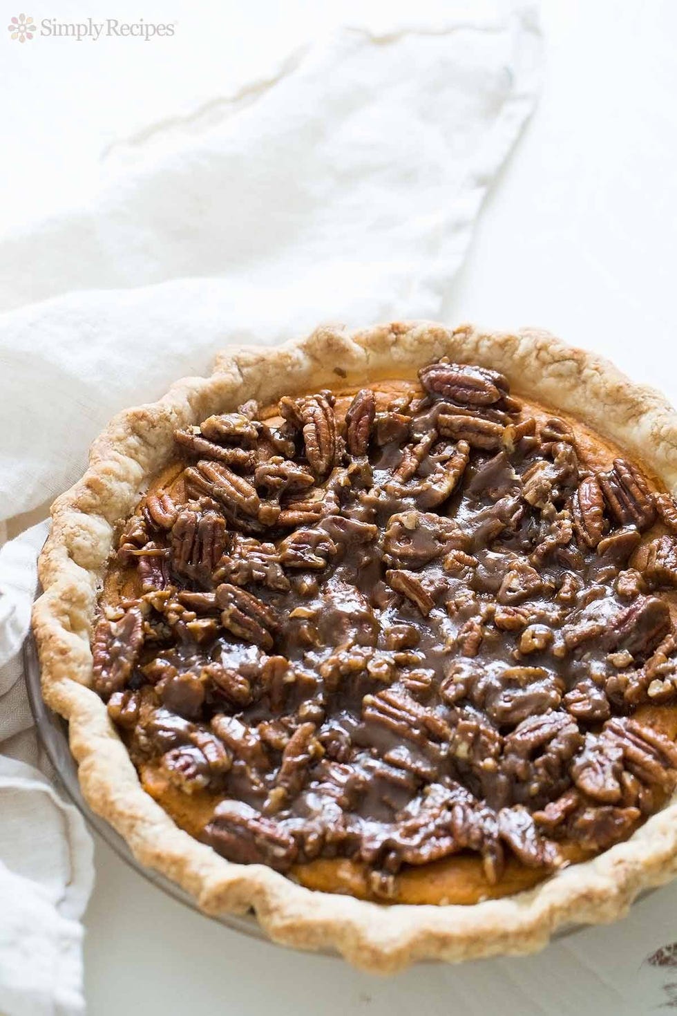 Dish, Food, Cuisine, Pecan pie, Ingredient, Pie, Pecan, Baked goods, Dessert, Produce, 