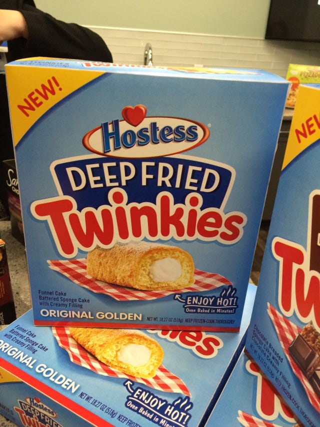 Finger food, Food, Cuisine, Baked goods, Breakfast, Ingredient, Junk food, Snack, Dish, Advertising, 