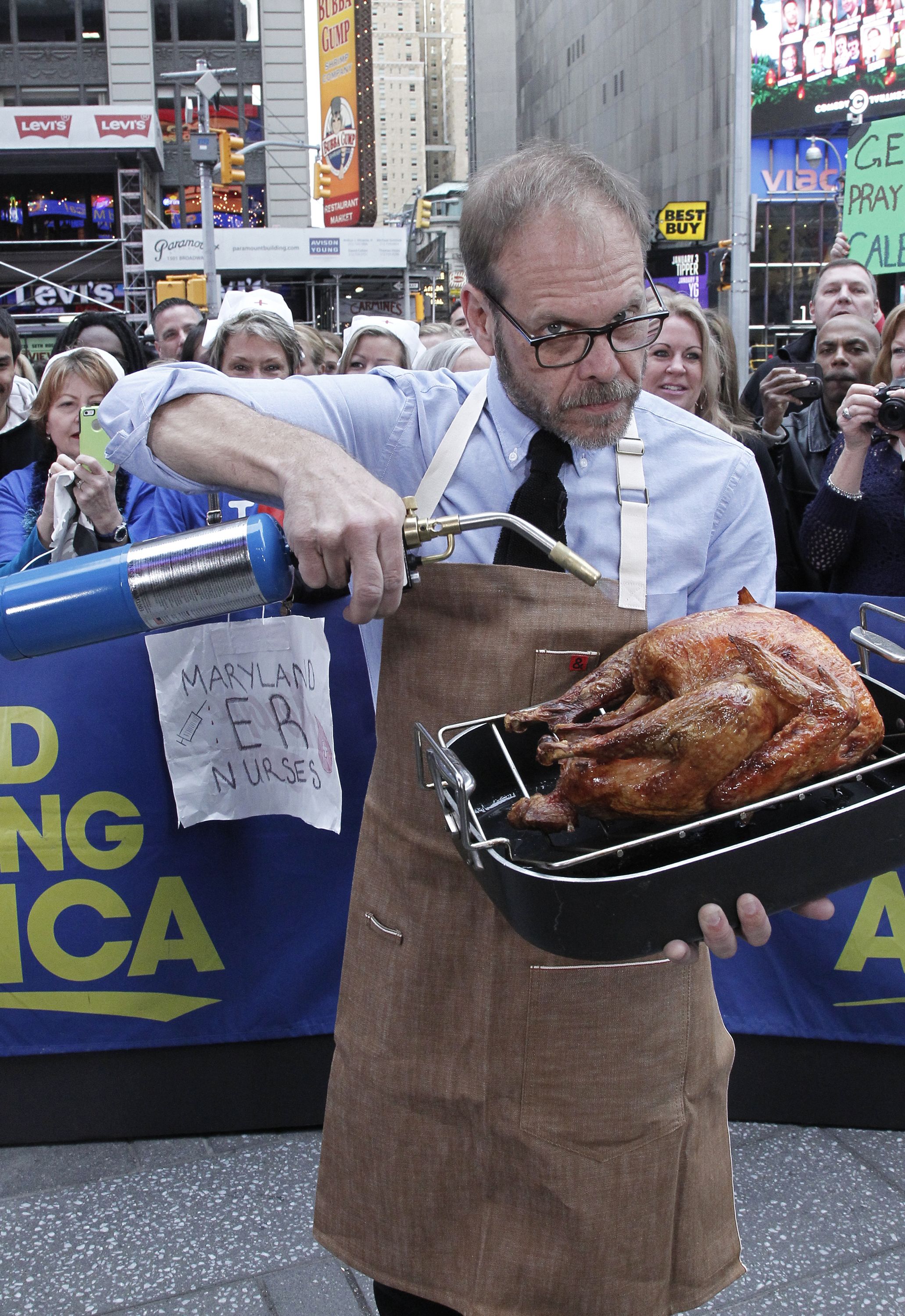 Things You Don T Know About Alton Brown Good Eats Facts Delish Com   1471385662 Delish Alton Brown Turkey 