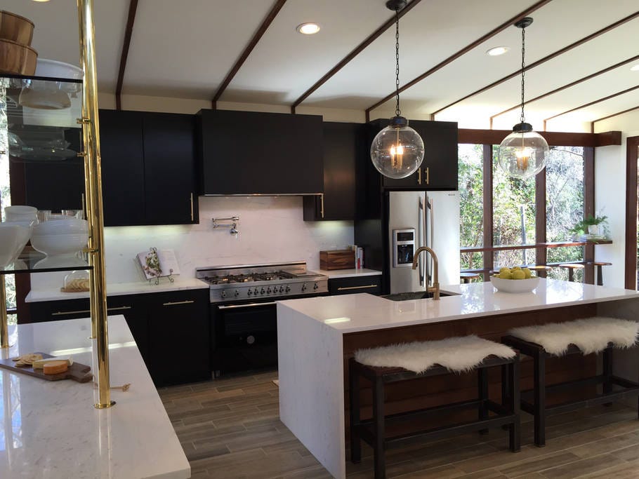 Lighting, Room, Wood, Interior design, Floor, Ceiling, Countertop, Light fixture, Glass, Flooring, 