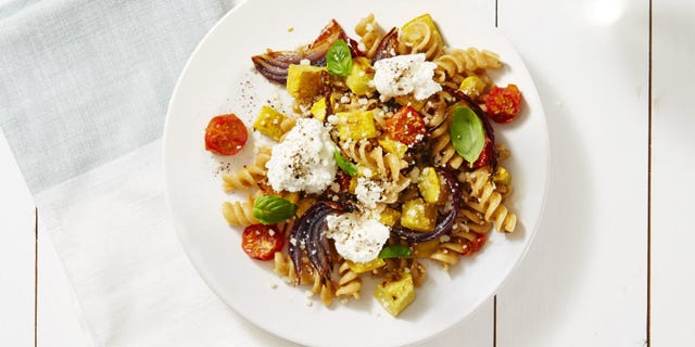Food, Cuisine, Dish, Dishware, Recipe, Garnish, Plate, Culinary art, Breakfast, Vegetarian food, 