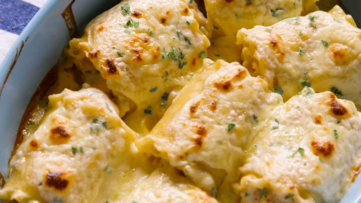 preview for These Chicken Alfredo Roll-Ups Are Legendary