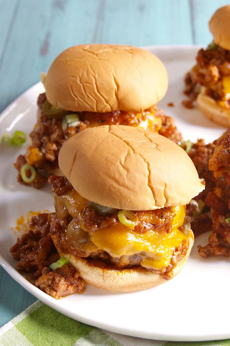 chili cheese burgers