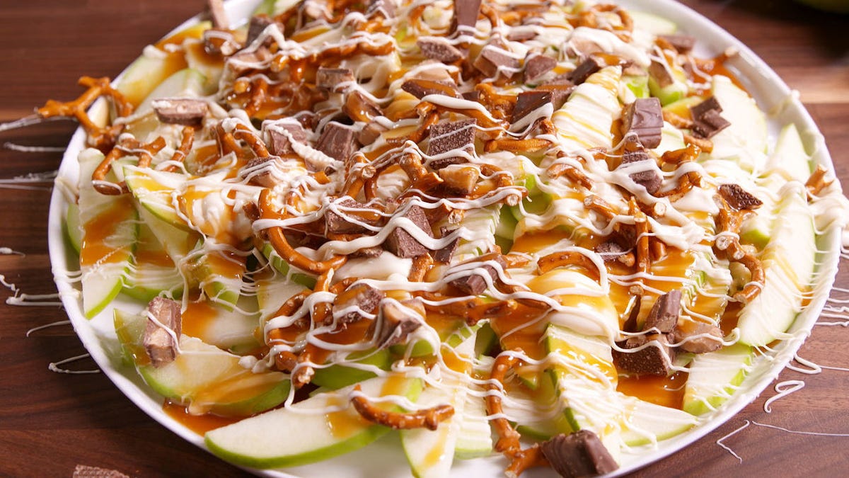 Video player poster image preview for Apple Nachos