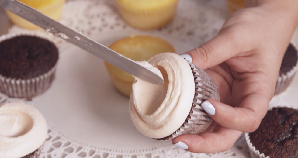 Twist Magnolia frosting