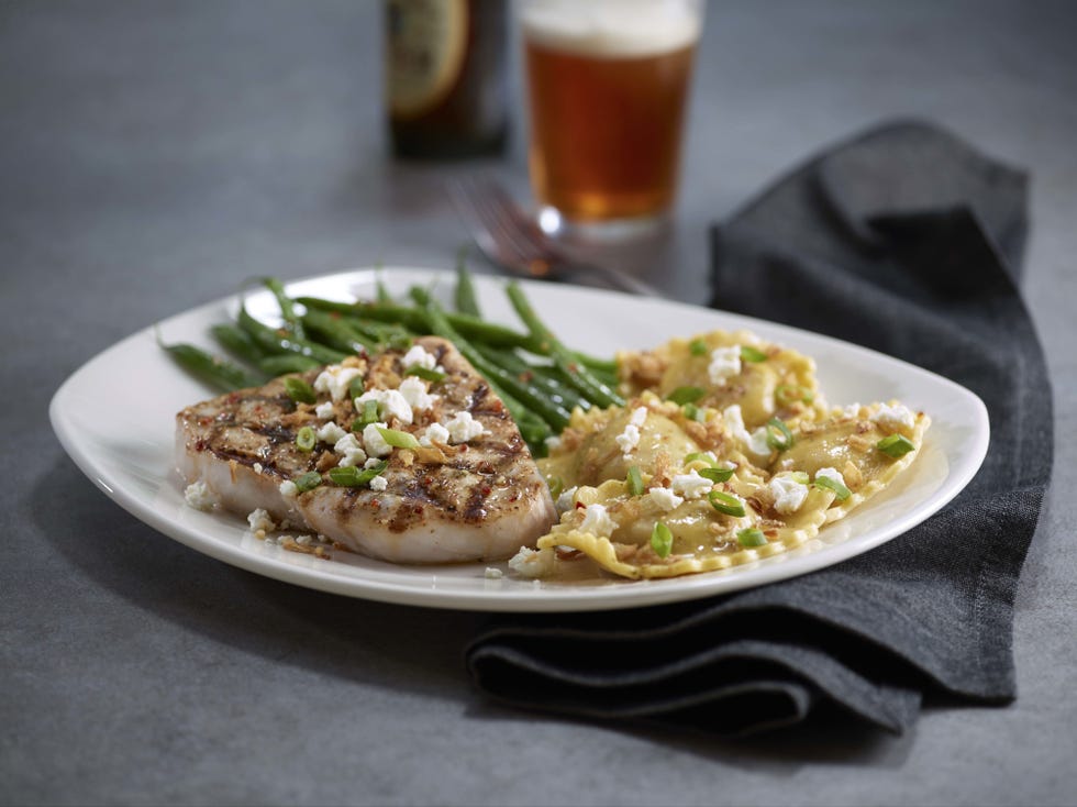 Beer, Drink, Cuisine, Food, Barware, Alcohol, Alcoholic beverage, Beer glass, Tableware, Dish, 