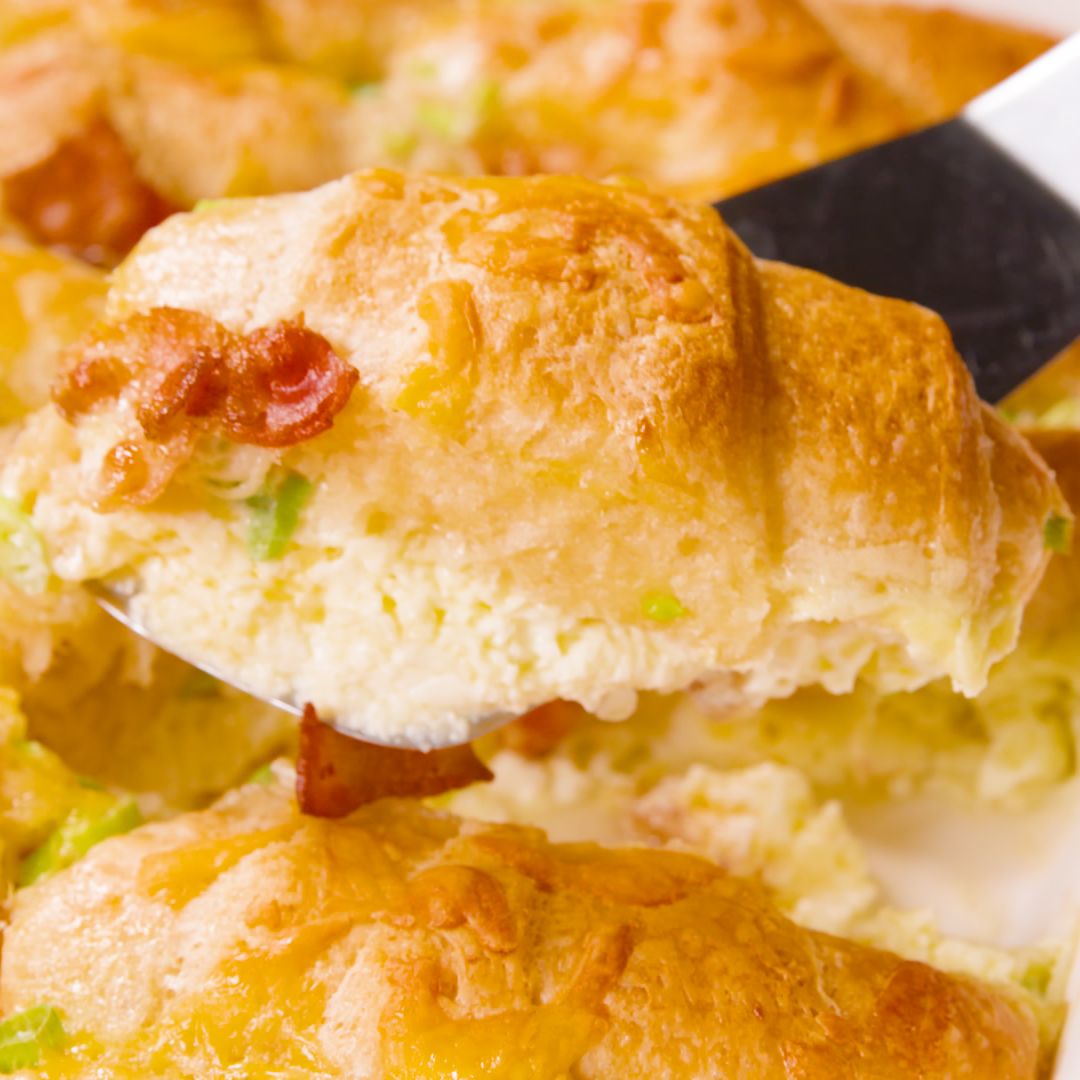 This Breakfast Casserole Uses Crescent Rolls For The Easiest Make-Ahead Meal