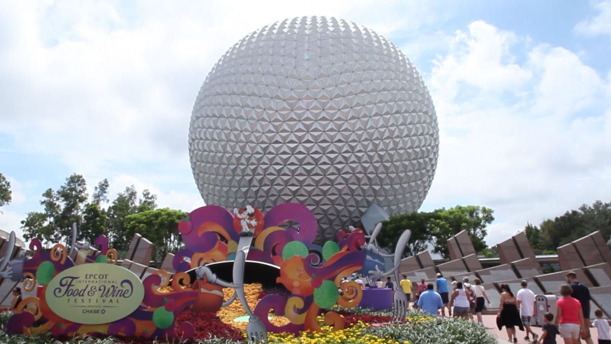 preview for Watch 1 Food Editor Complete The Epcot Eating Challenge