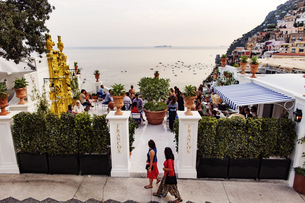 Tourism, Vacation, Travel, Shrub, Flowerpot, Sidewalk, Resort town, Pedestrian, Hedge, Resort, 