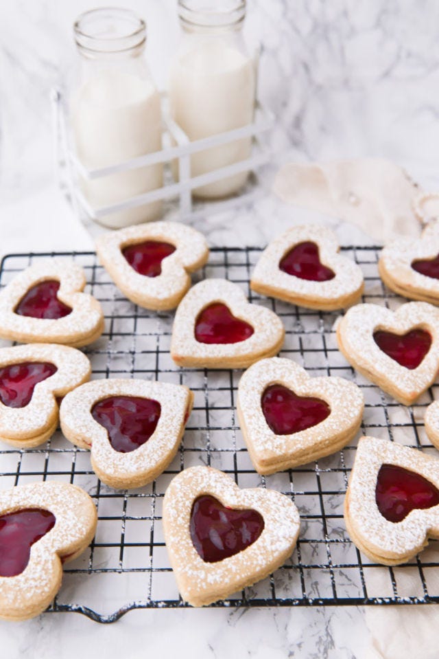 Food, Dish, Jammie dodgers, Snack, Baking, Baked goods, Dessert, Cuisine, Heart, Cookie, 