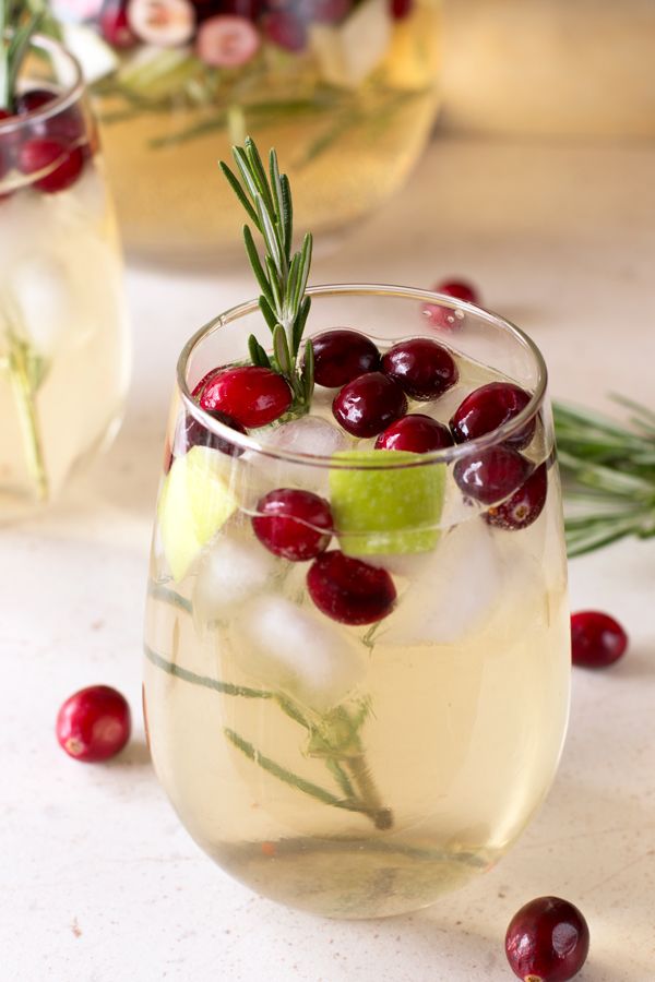 20+ Christmas Punch Recipes - Holiday Party Punch with Alcohol - Delish.com