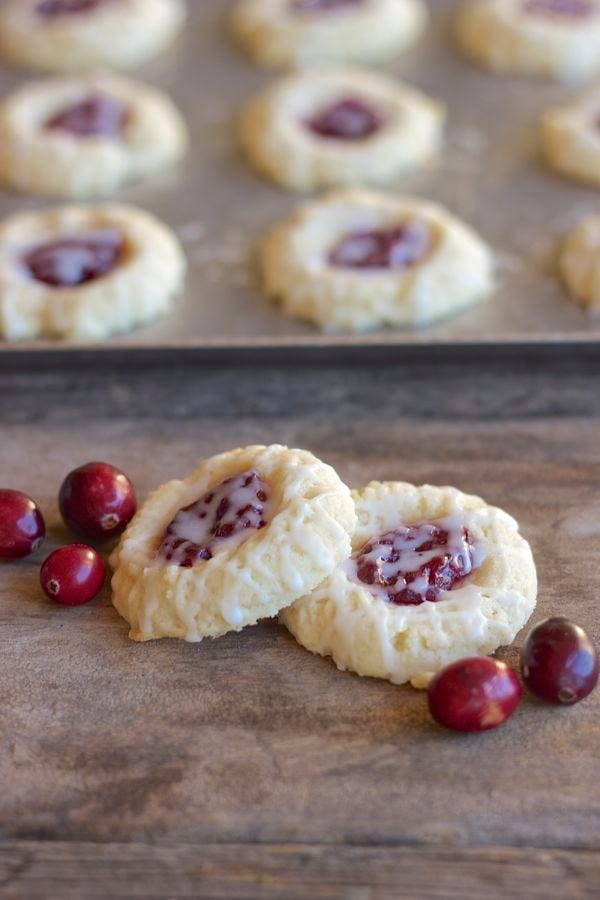 Food, Dish, Cuisine, Ingredient, Dessert, Baking, Bredele, Biscuit, Baked goods, Cookie, 