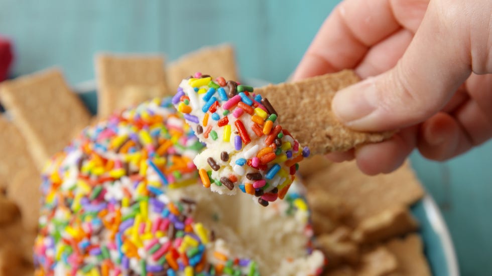delish-Cheesecake-Cheeseball