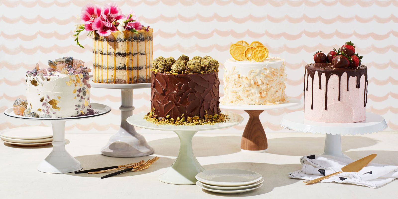 Huge 15-tier cake celebrates 140 years of popular baking trends - Mirror  Online
