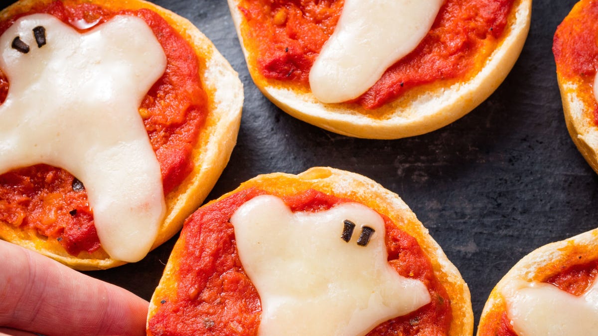 Video player poster image preview for Ghost Pizza Bagels Are The Spooktacular Dinner Your Kiddos Need