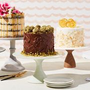 Serveware, Sweetness, Food, Dishware, Dessert, Cuisine, Baked goods, Ingredient, Cake, Cake decorating, 