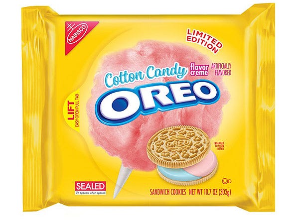 Oreo, Finger food, Food, Ingredient, Dessert, Logo, Sandwich Cookies, Cookies and crackers, Baked goods, Junk food, 