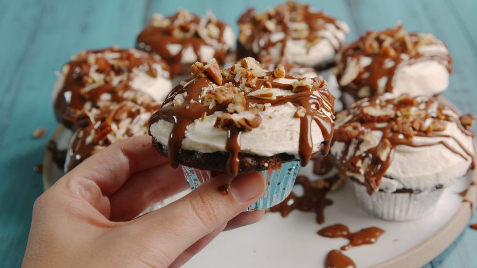 Mississippi Mud Cakes Horizontal Beauty 2