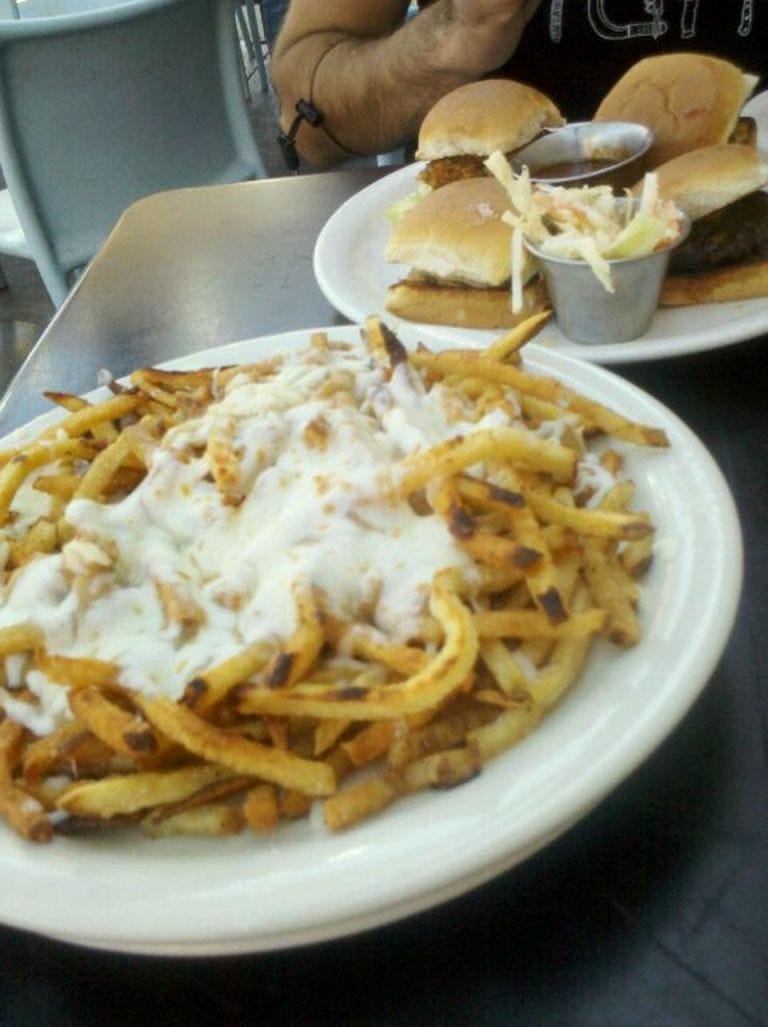 Food, Cuisine, Dish, Ingredient, Tableware, Fried food, Plate, Breakfast, Meal, Sandwich, 