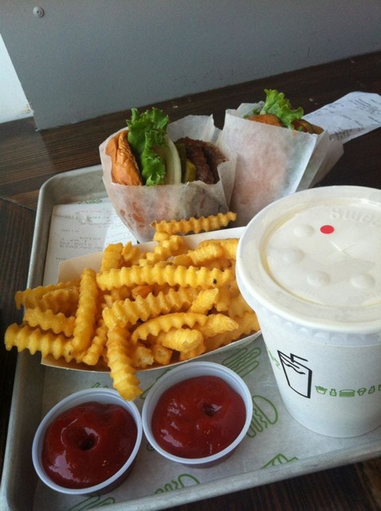 Food, Ketchup, Cuisine, Dish, Fried food, Tableware, Ingredient, Deep frying, Produce, Condiment, 