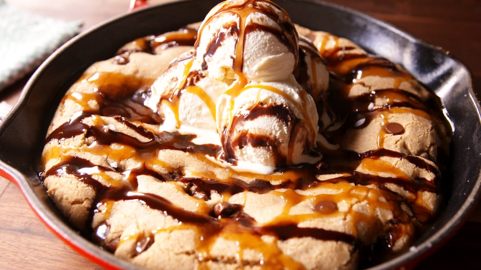 chocolate chip skillet cookie