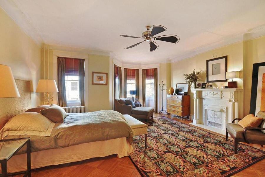Wood, Room, Interior design, Floor, Lighting, Flooring, Property, Wall, Textile, Ceiling, 