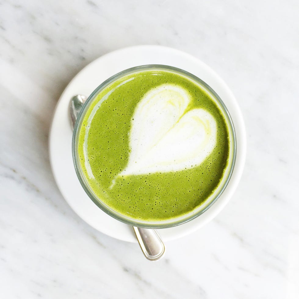 Green, Drink, Serveware, Cup, Drinkware, Ingredient, Dishware, Circle, Kitchen utensil, Condiment, 