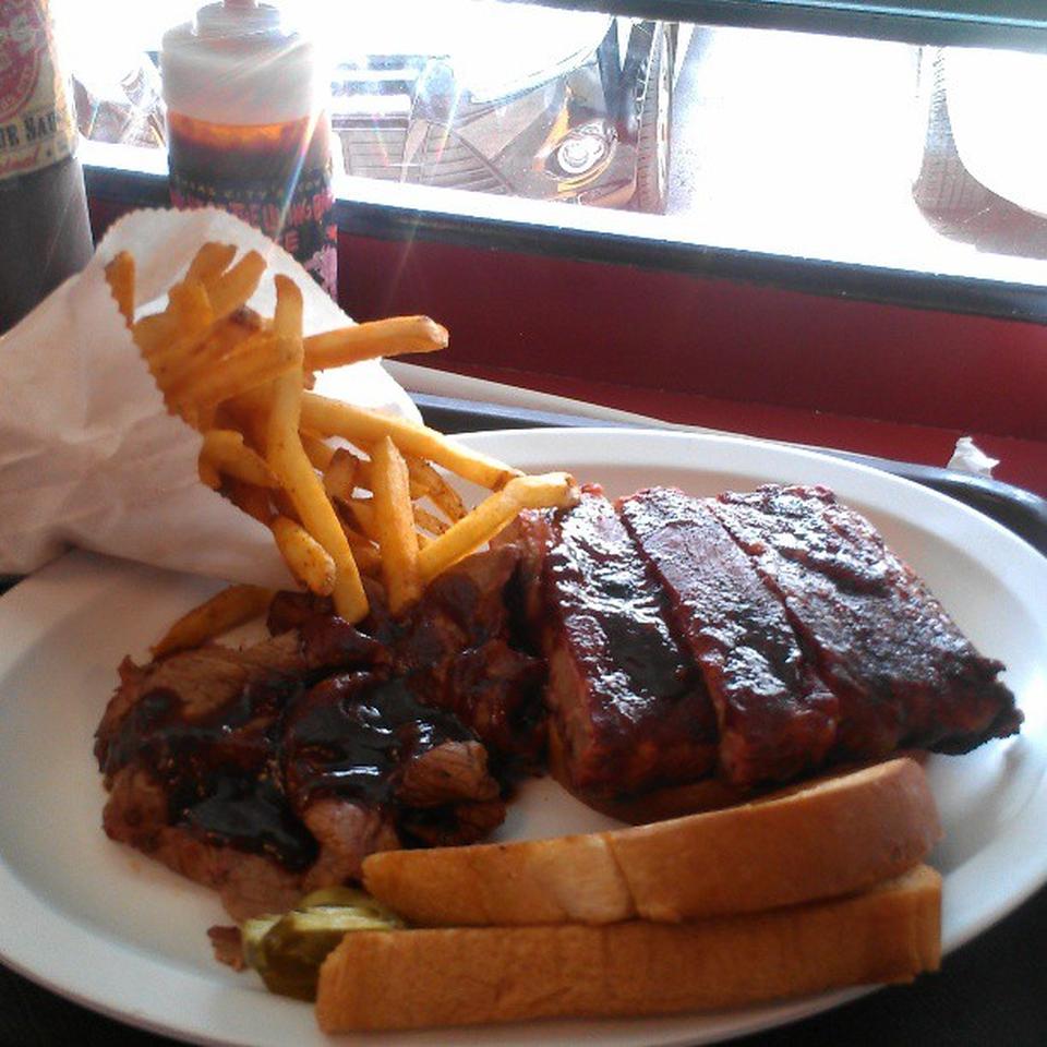 Food, Cuisine, Tableware, Dish, Fried food, Ingredient, Plate, French fries, Meal, Meat, 