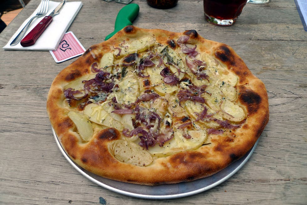 Food, Pizza, Baked goods, Dish, Recipe, Tableware, Pizza cheese, Plate, Drink, Cuisine, 