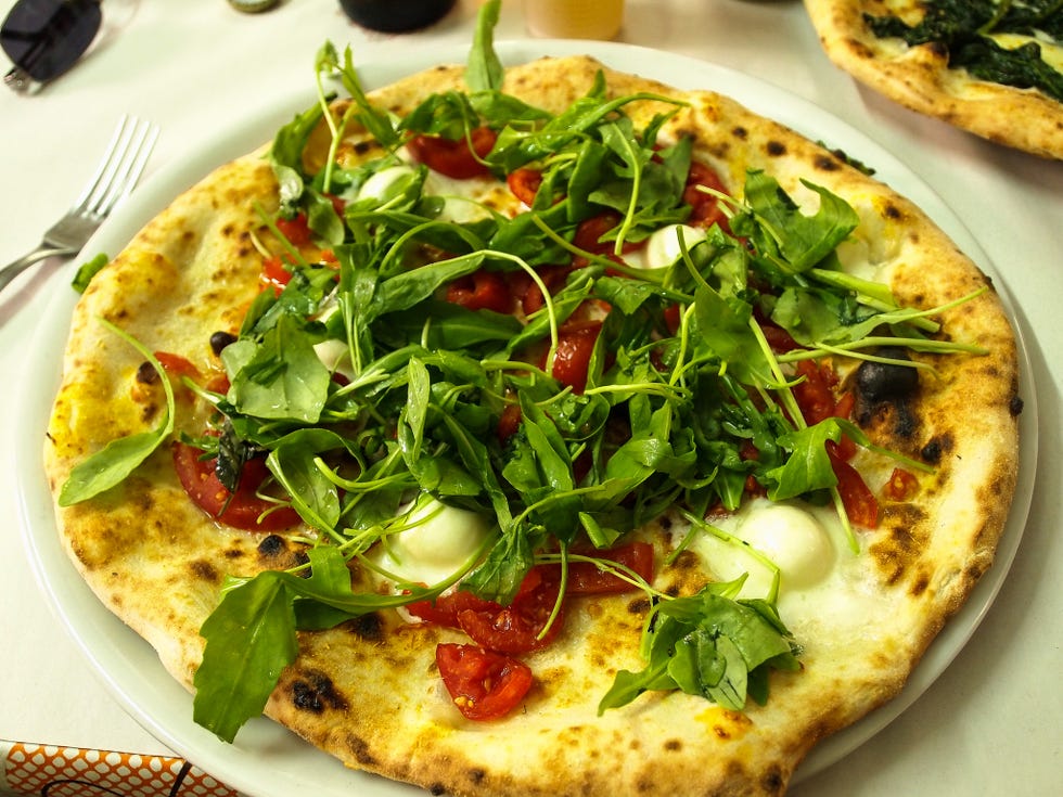 Food, Dish, Baked goods, Cuisine, Leaf vegetable, Pizza, Ingredient, Recipe, Plate, Vegetable, 