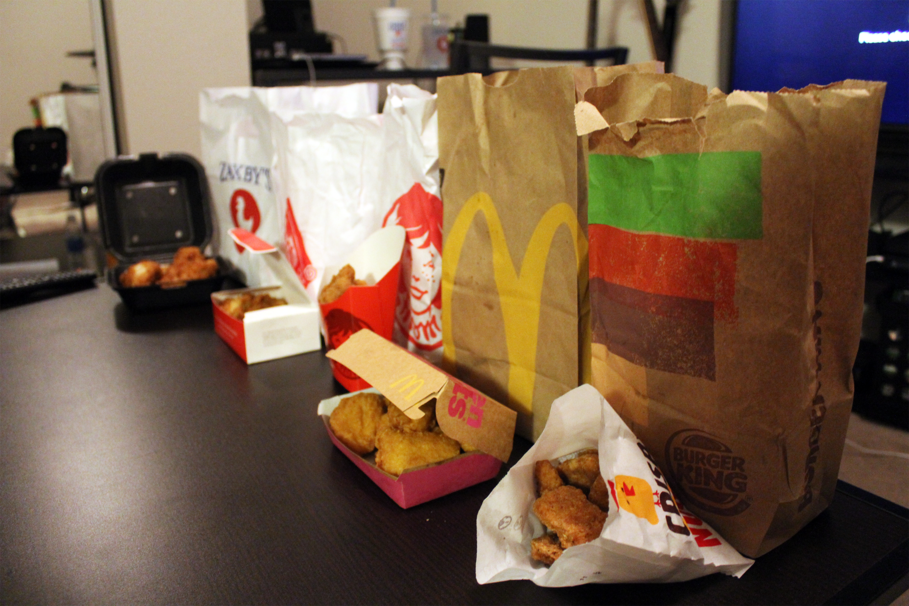 Paper bag, Take-out food, Cuisine, Paper product, Packing materials, Cardboard, Comfort food, Fast food, Box, Present, 