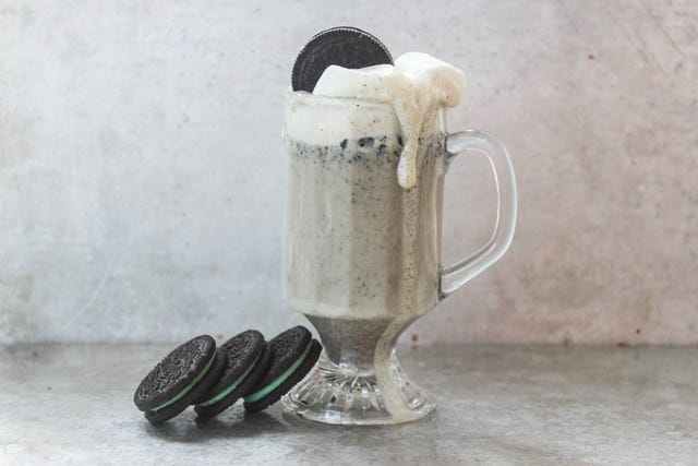 Oreo Mint Hot Chocolate oreo mint hot chocolate