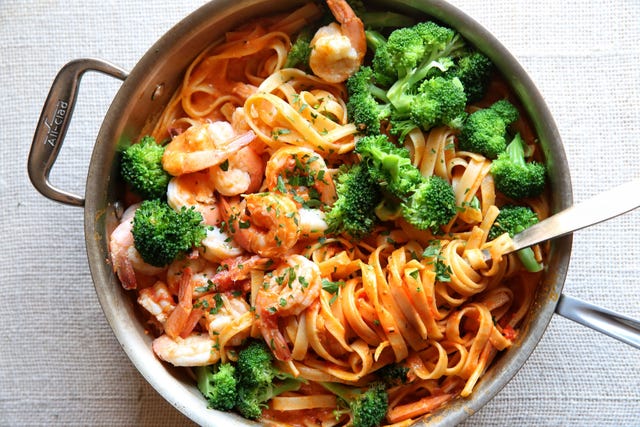 Creamy Tomato Fettuccine with Shrimp and Broccoli Recipe Creamy Tomato Fettuccine with Shrimp and Broccoli Recipe