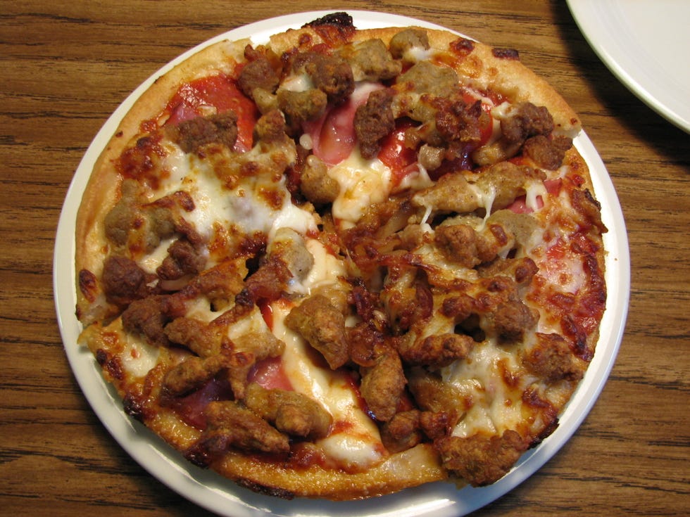 Food, Ingredient, Dish, Pizza, Dishware, Recipe, Tableware, Cuisine, Plate, Fast food, 