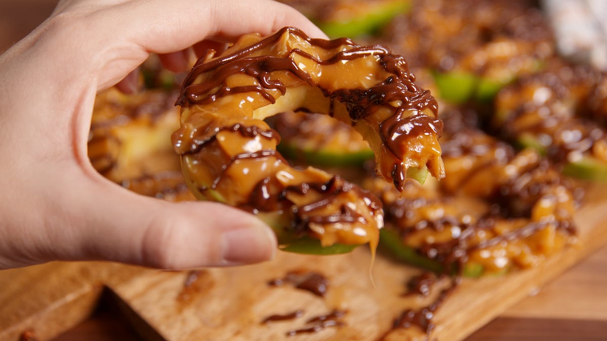 preview for These Apple Samoas Are Basically Lower-Cal Girl Scout Cookies!