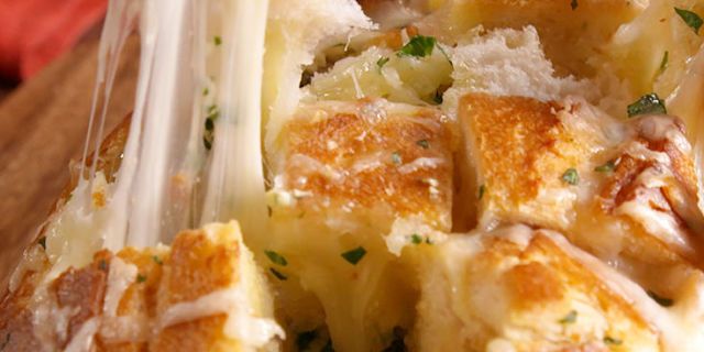 Best Cheesy Garlic Pull-Apart Bread Recipe-How To Make Cheesy Garlic ...