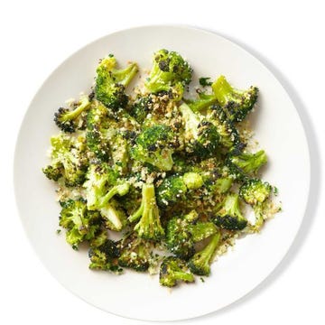 Crispy Roasted Broccoli Recipe - Country Living