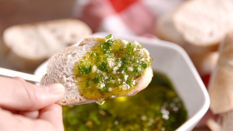 garlicky dipping oil