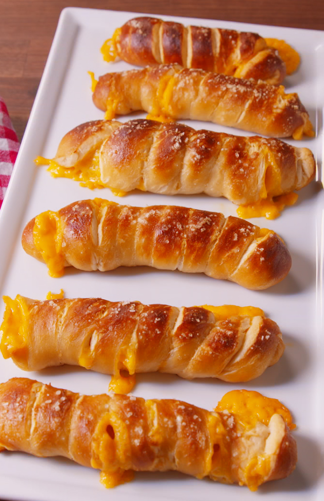 Cheesy Pretzel Twists Vertical Cheesy Pretzel Twists Vertical